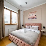 Wilanow Urban Chic By Bookinghost Warszawa