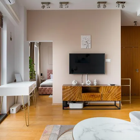 Wilanow Urban Chic By Bookinghost Daire *