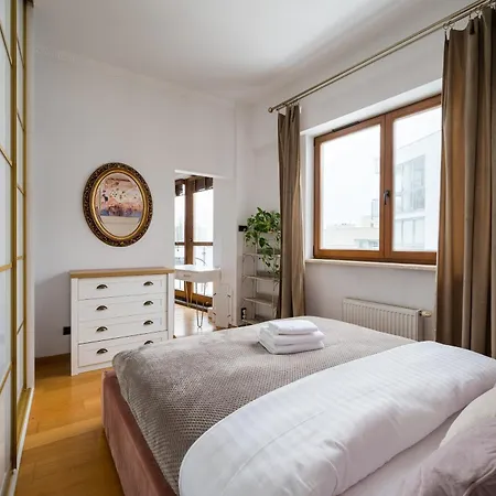 Daire Wilanow Urban Chic By Bookinghost