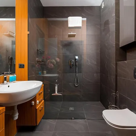 Wilanow Urban Chic By Bookinghost *