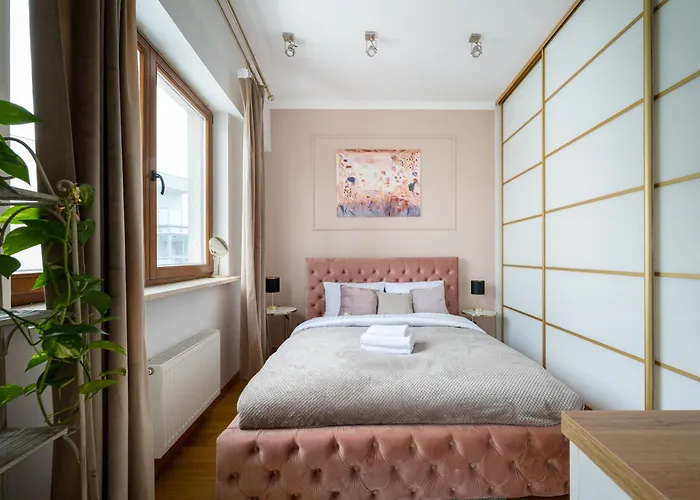 Wilanow Urban Chic By Bookinghost *