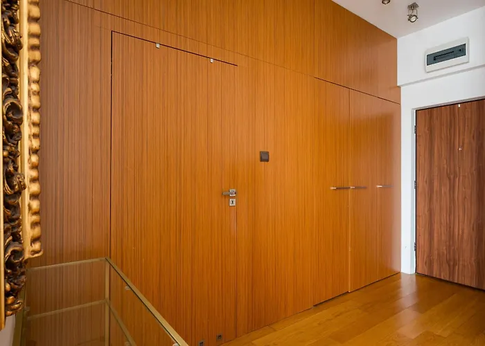 Wilanow Urban Chic By Bookinghost Daire *